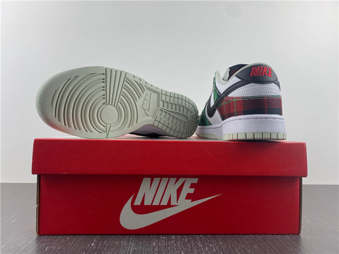 NK Dunk Low Tartan Plaid DV0827-100