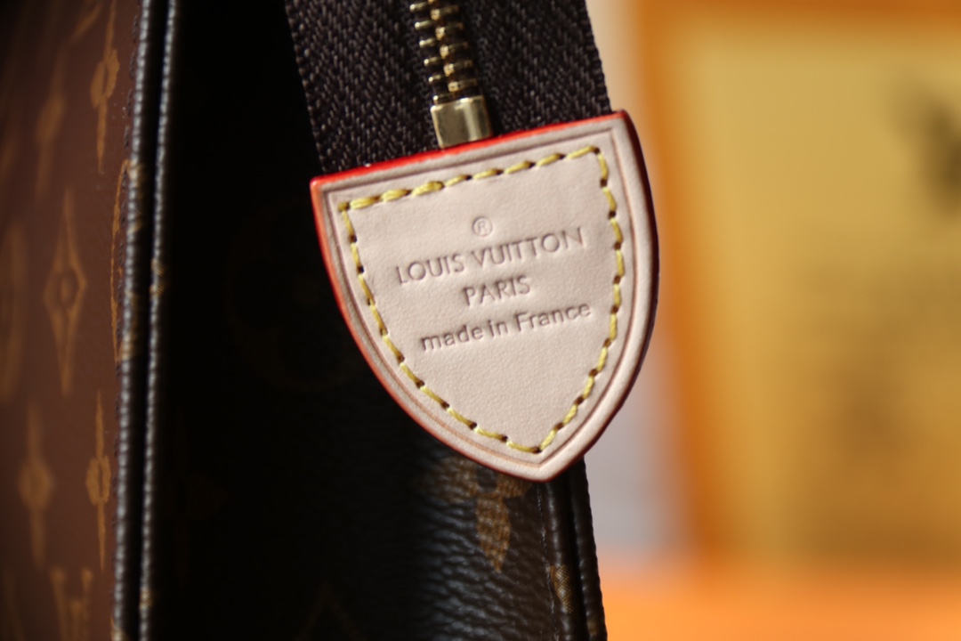 Woman’s Handbag 10.2″x7.9″x2.0″ BB-91800010003