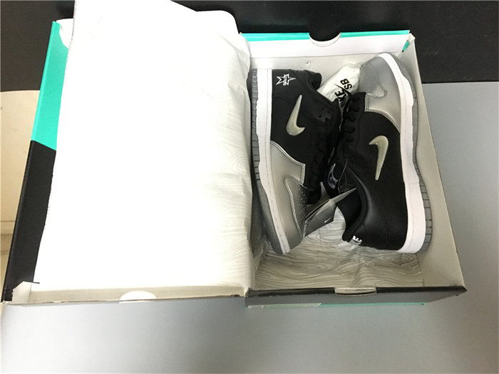 NK SB Dunk Low Supreme Jewel Swoosh Silver CK3480-001
