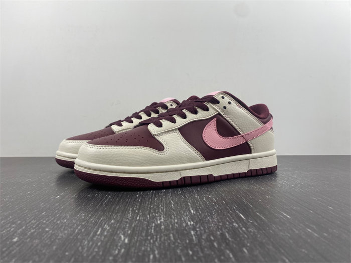 NK Dunk Low Retro PRM Valentine's Day DR9705-100