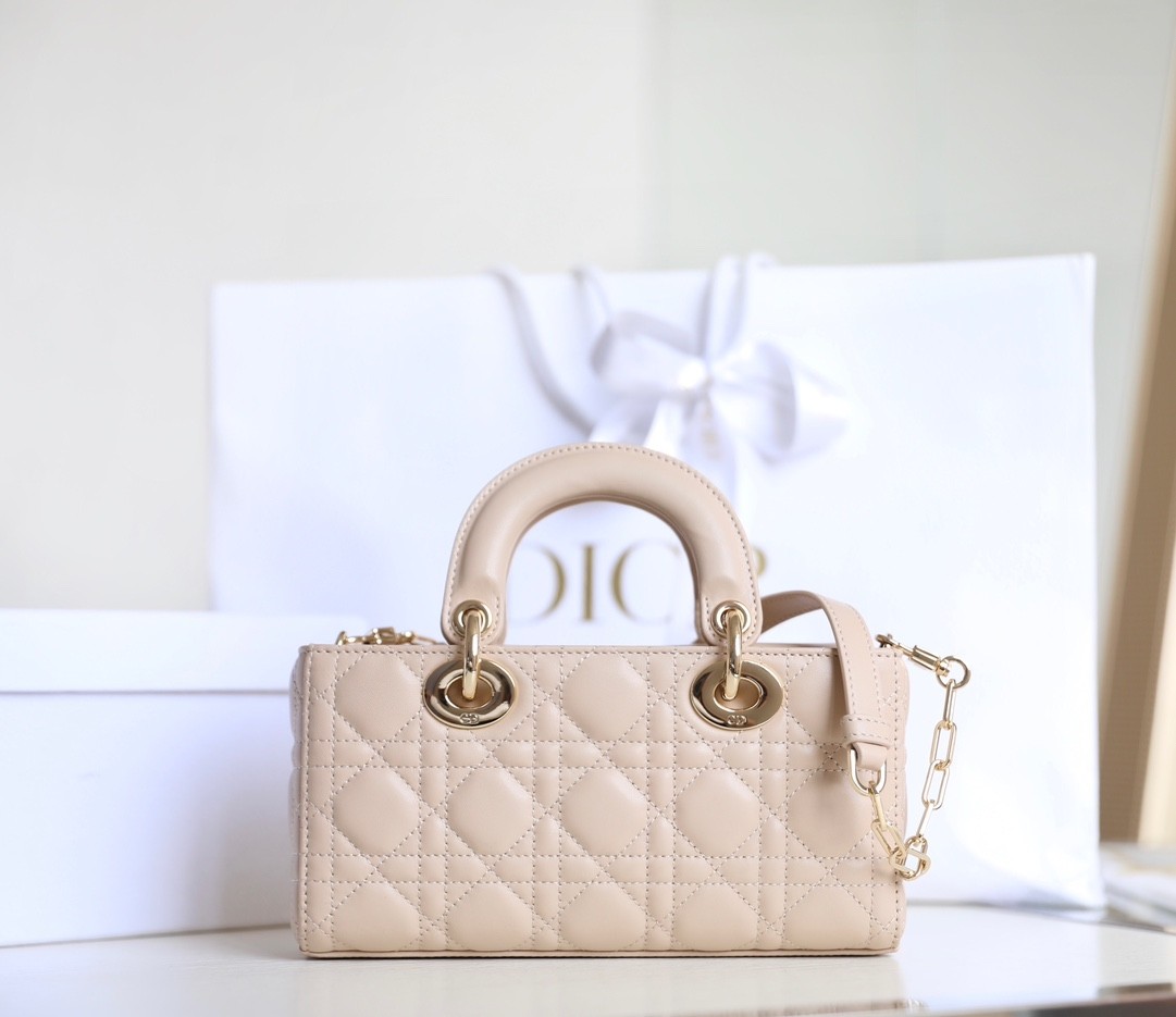DR Shoulder bag 22x12x6cm
