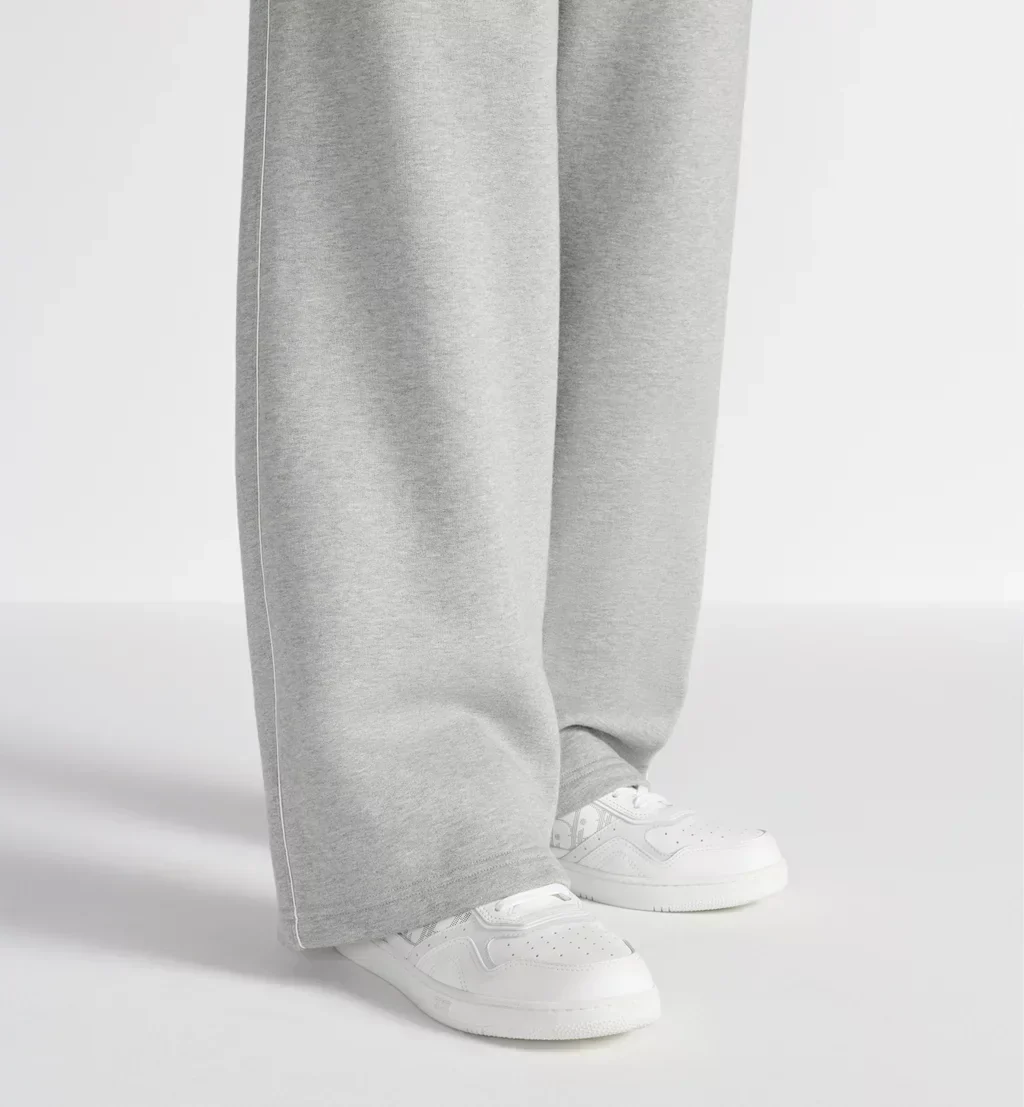 DR B27 Uptown Low-Top Sneaker