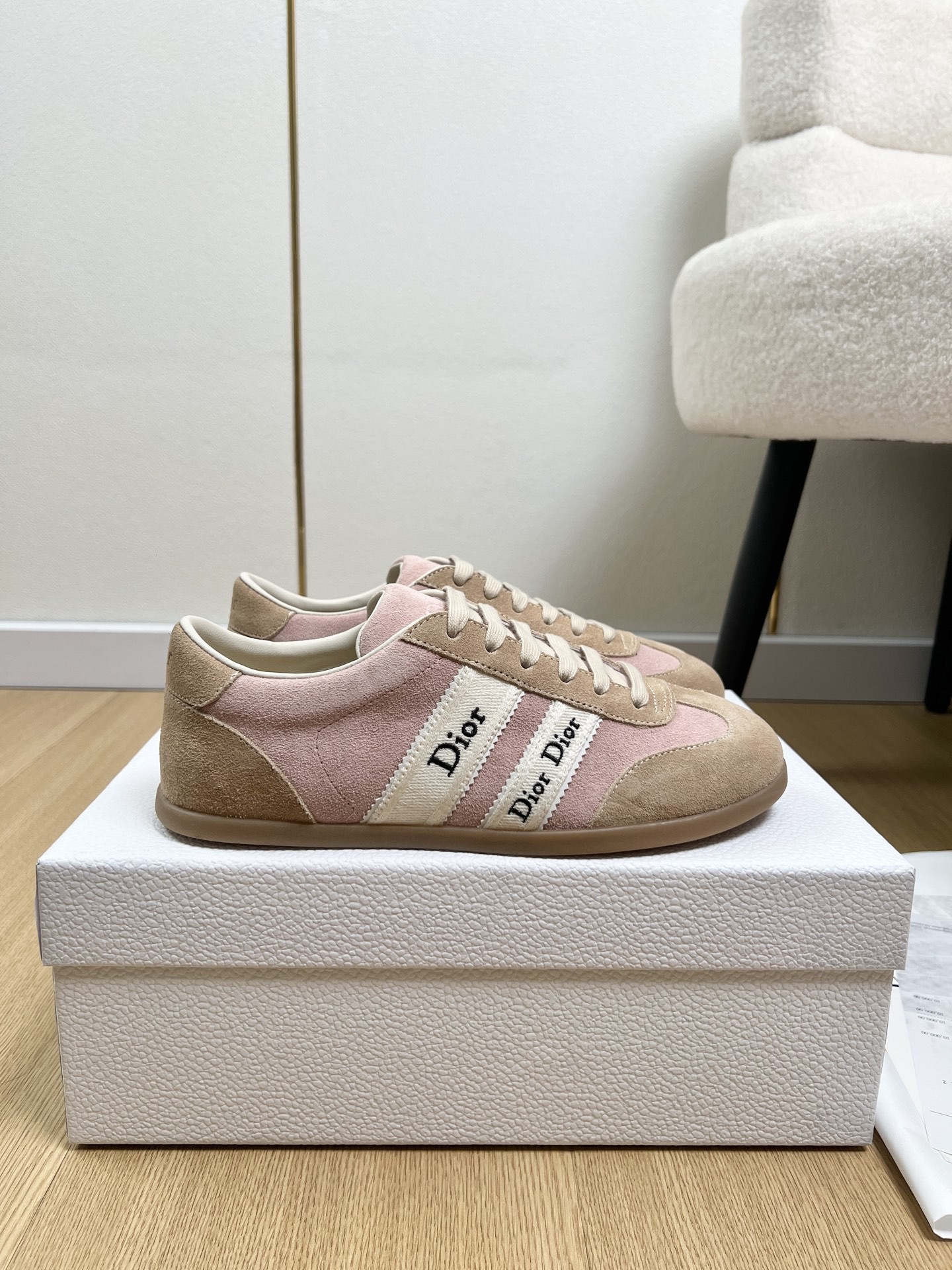 DR Ribbon Sneaker