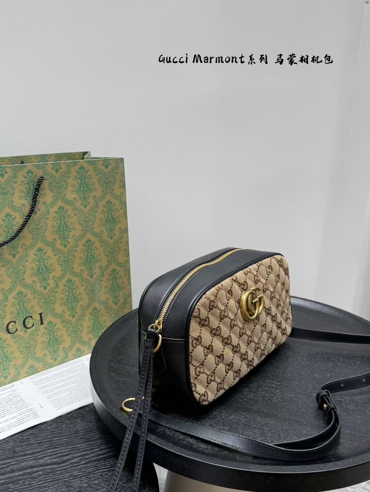 Brown Woman’s handbag with chains strap BB-9211000