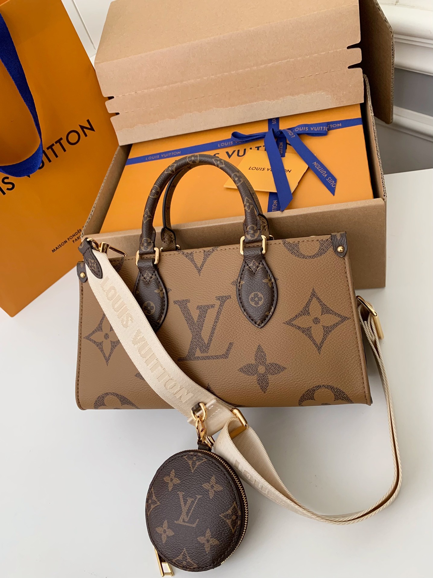 LV Onthego Eat-West  25*13*10cm