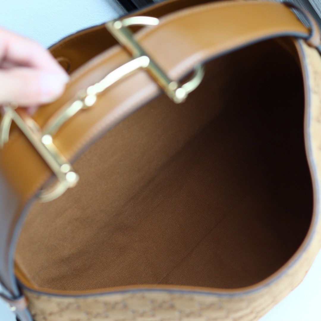 GUC Shoulder bag 35x27x11cm