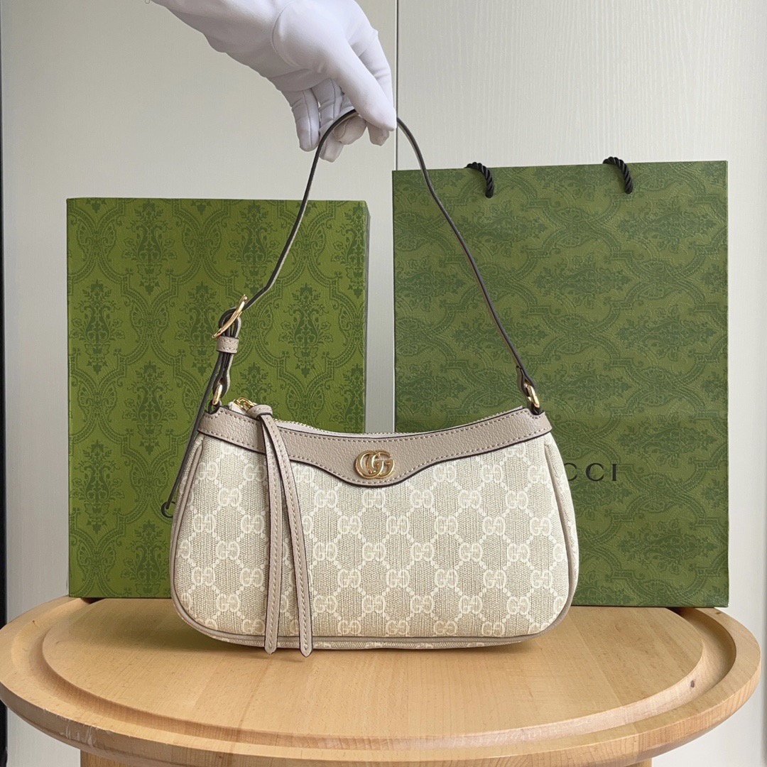 GUC bag M735145  25*15*6.5CM