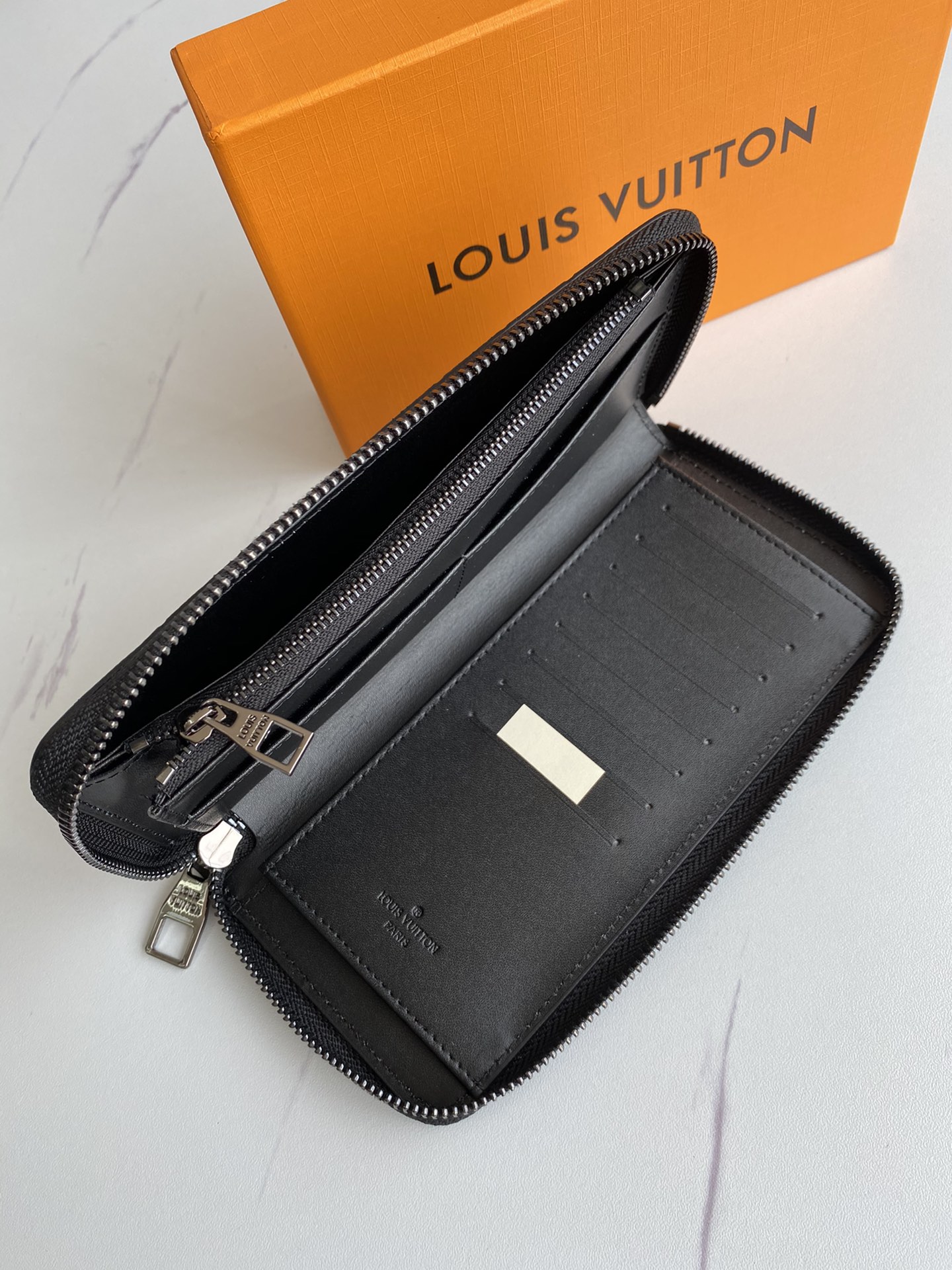Long Wallet 7.5″x3.9″ BB-918000393