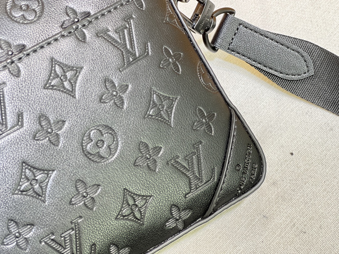 Adjustable strap Woman’s Handbag 10.6″x1.8″x7.3″ BB-9180001000179