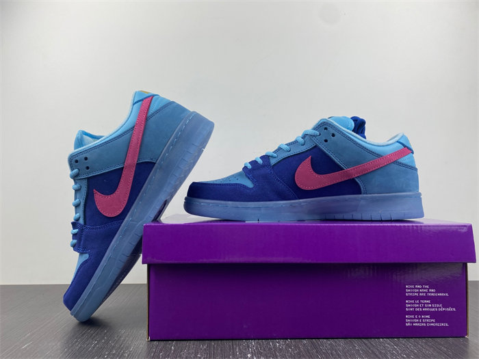 NK SB Dunk Low Run The Jewels DO9404-400