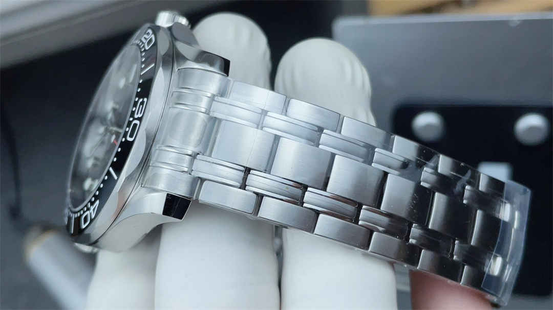 VSF Omega Seamaster 300M Replica – 42mm Stainless Steel & Ceramic Diver Watch