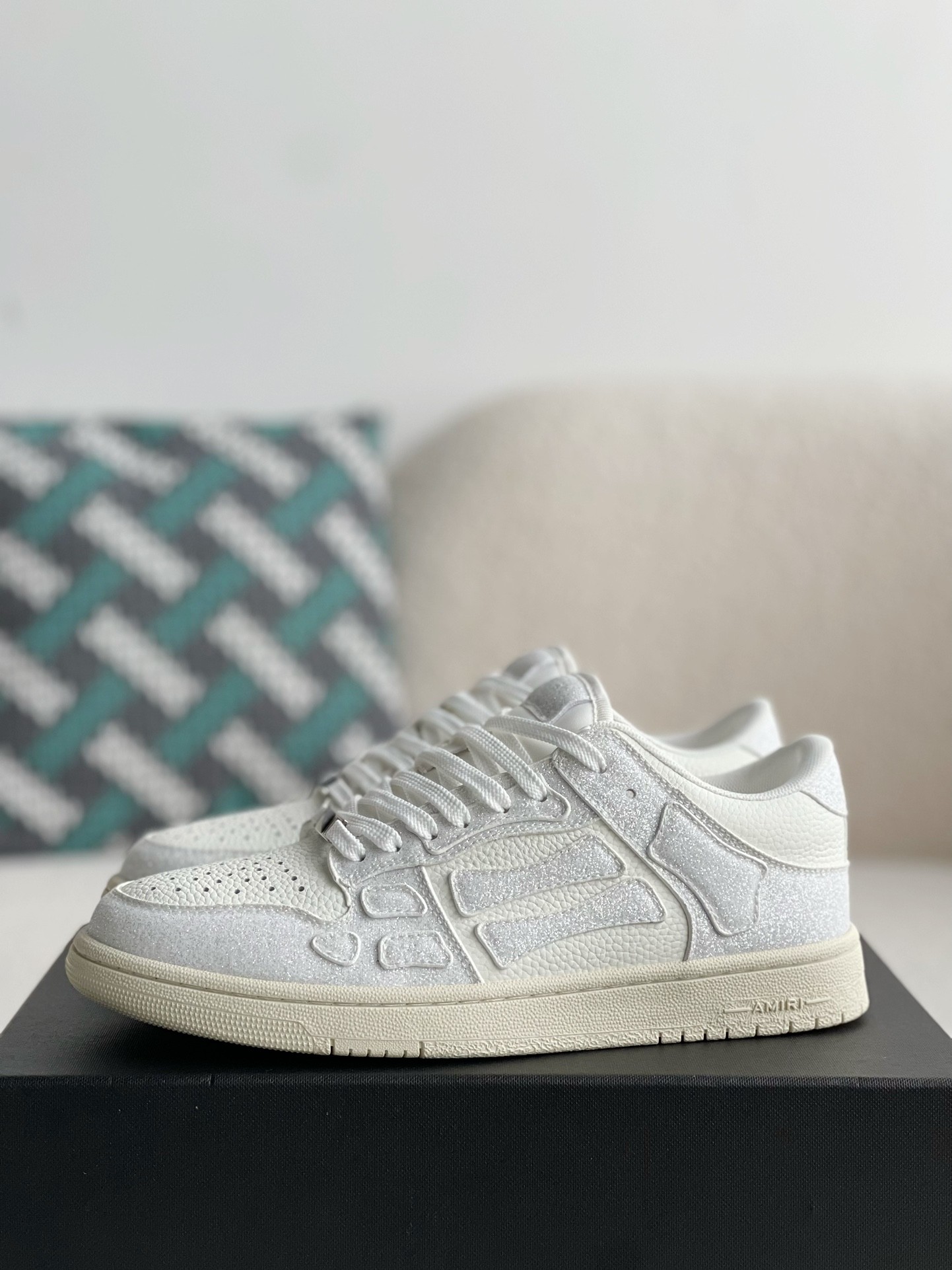 AMRI Bone Sneakers