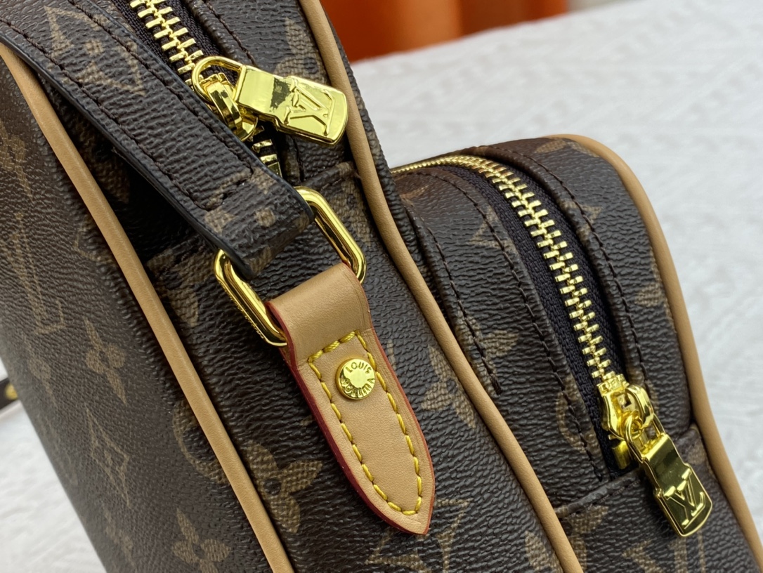 Woman’s Handbag 7.9″x5.9″x3.9″ BB-9180001000744