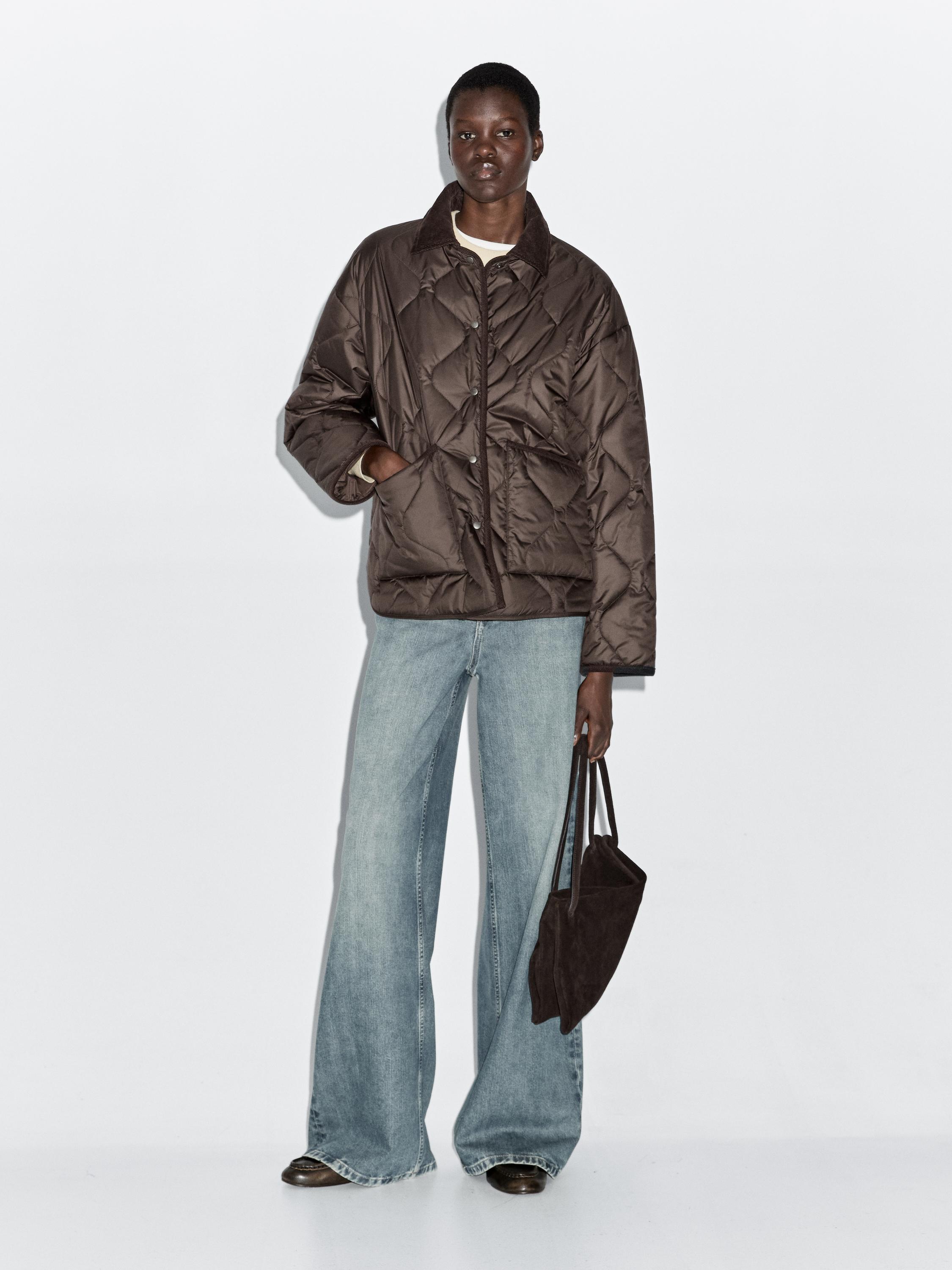 Chaqueta shiny acolchada detalle pana water repellent