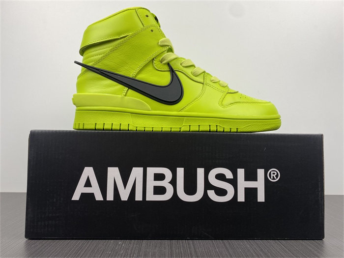 NK Dunk High AMBUSH Flash Lime CU7544-300