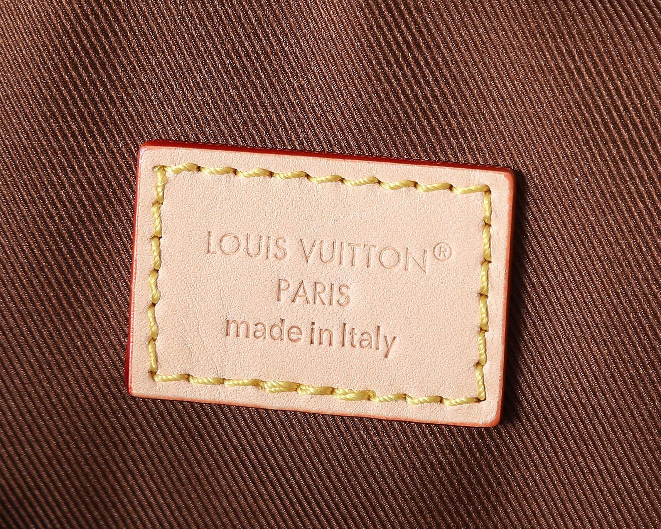 LV MULTIPASS Shoulder bag 30x26x10cm