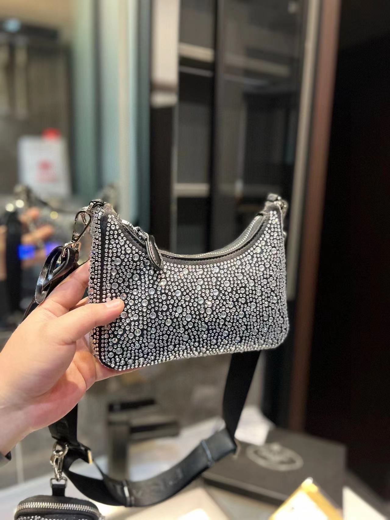 Fashion 8.7″ Full Diamonds Chains Adjustable Strap Shoulder bag with small coin purse BB-921222