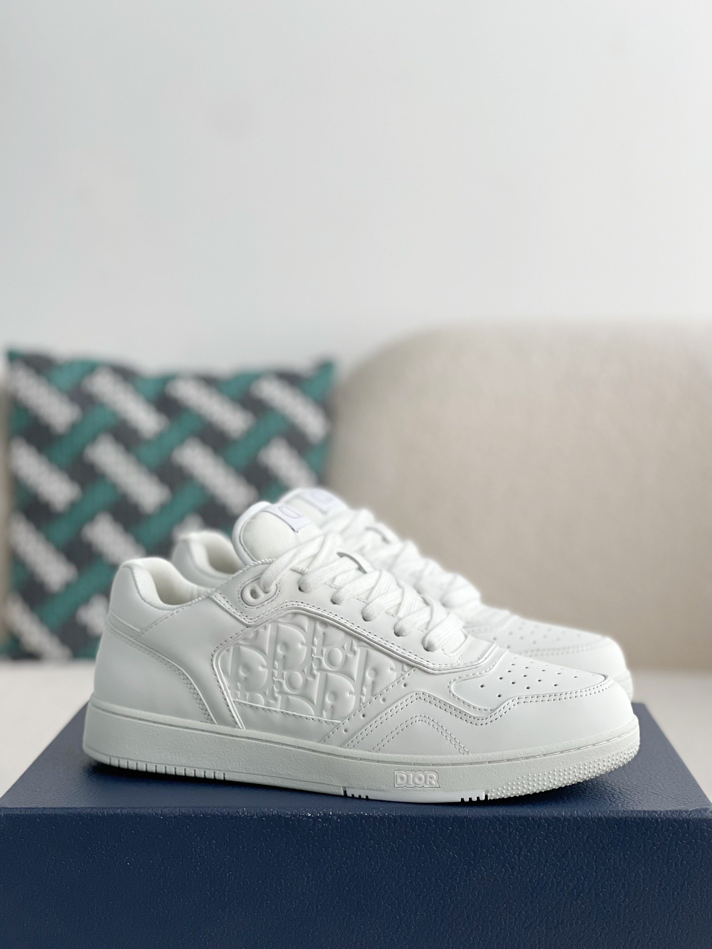 DR B27 Oblique Sneakers