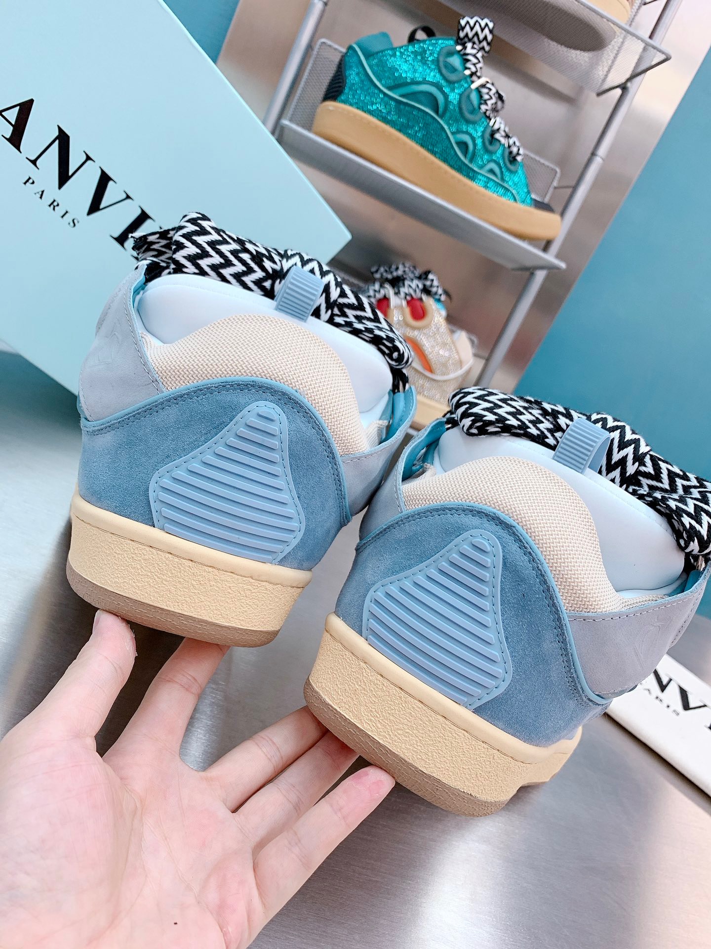 LAN Curb Sneaker 23