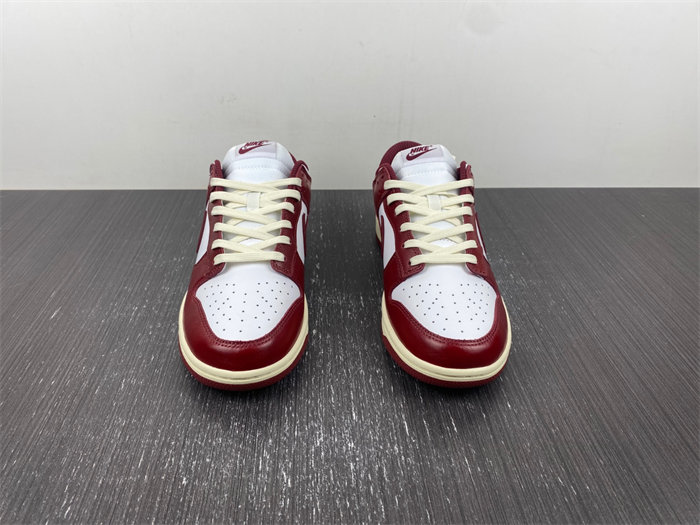 NK Dunk Low PRM Vintage Team Red FJ4555-100