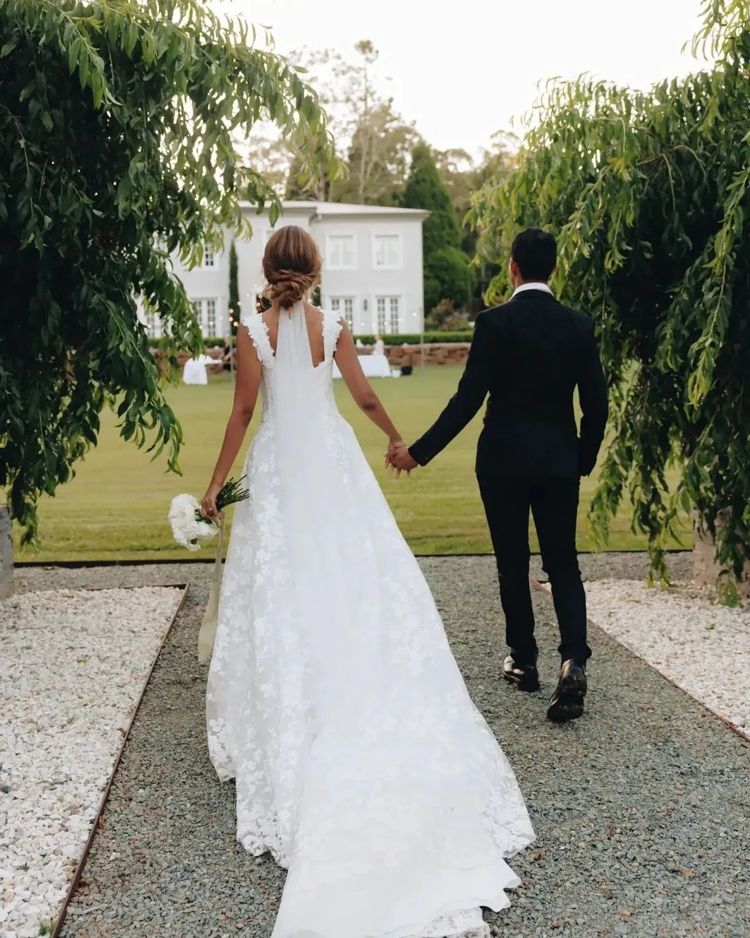A Line Sweetheart Tulle Wedding Dress with Appliques