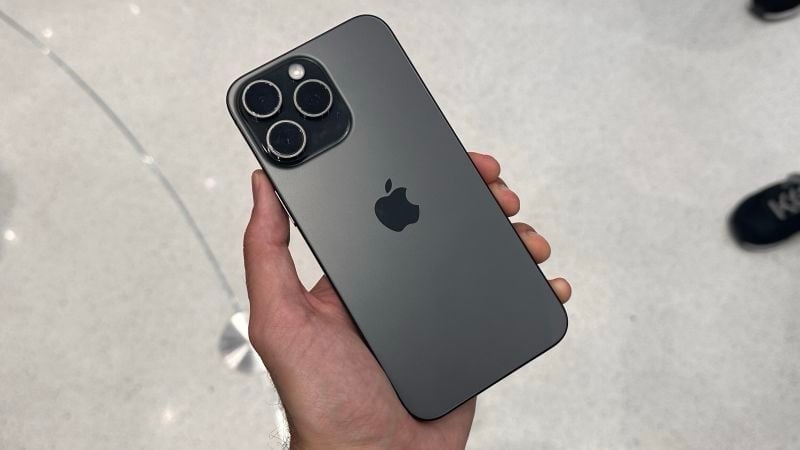 iPhone 15 Pro Max 1W35