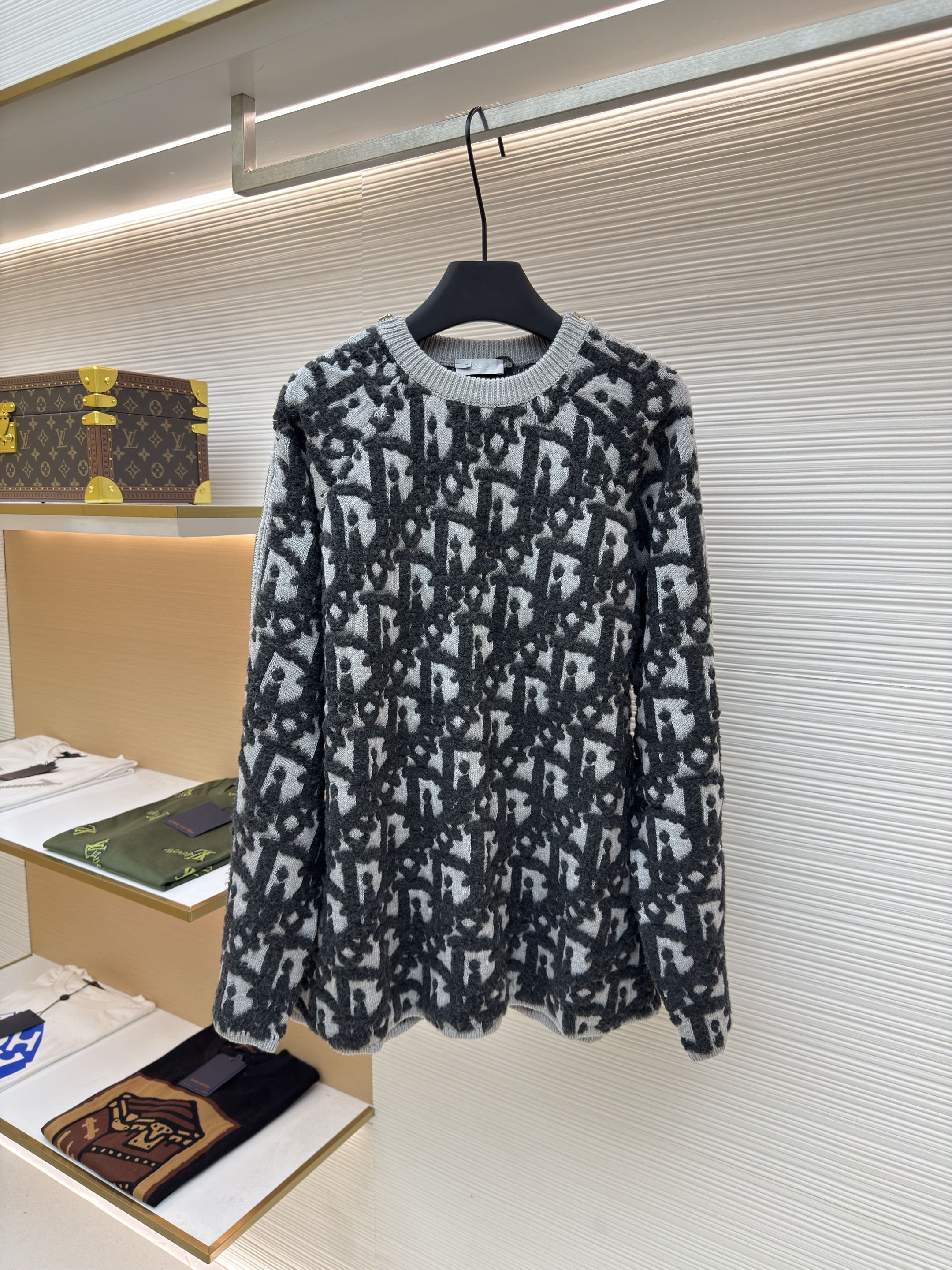 DR Sweater