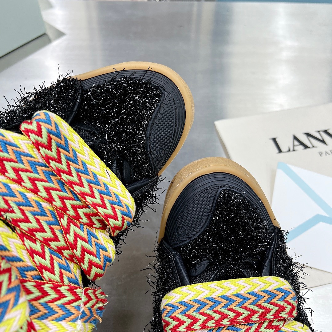 LAN Leather Curb 4