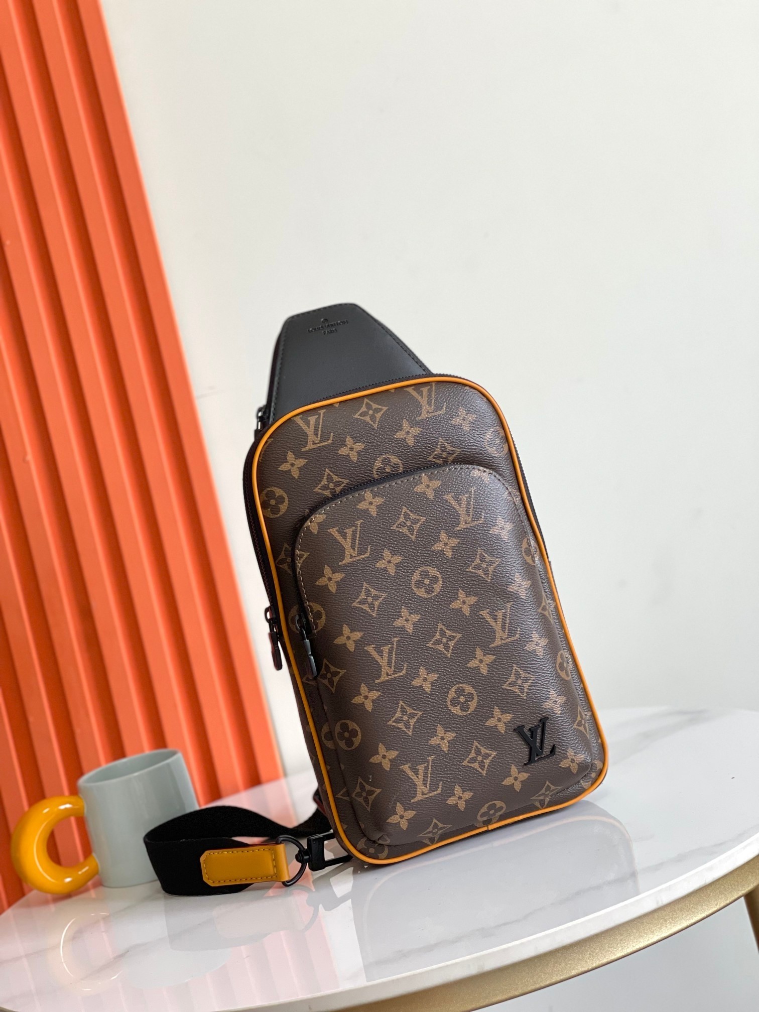 LV AVENUE NM Shoulder bag 20*31*7cm（Multiple colors）