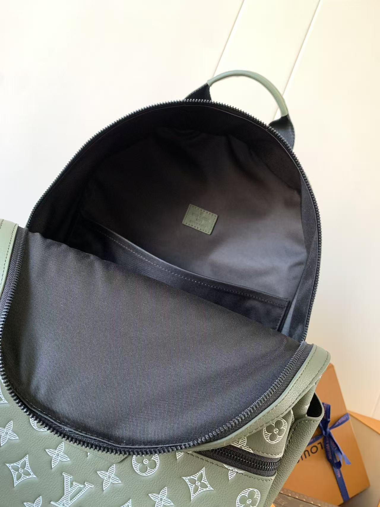 LV DISCOVERY Backpack 29*38*20CM（Multiple colors）