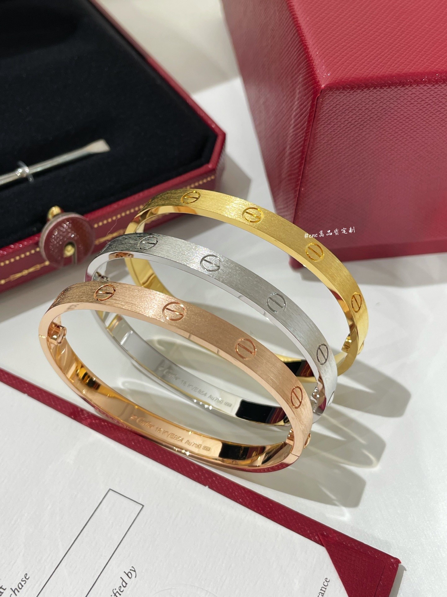 Carti LOVE Bracelets（Multiple colors）