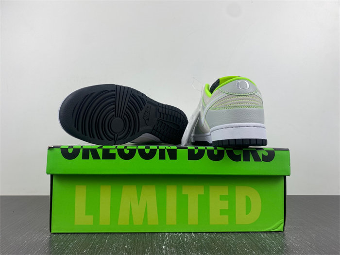 NK Dunk Low University of Oregon PE FQ7260-001