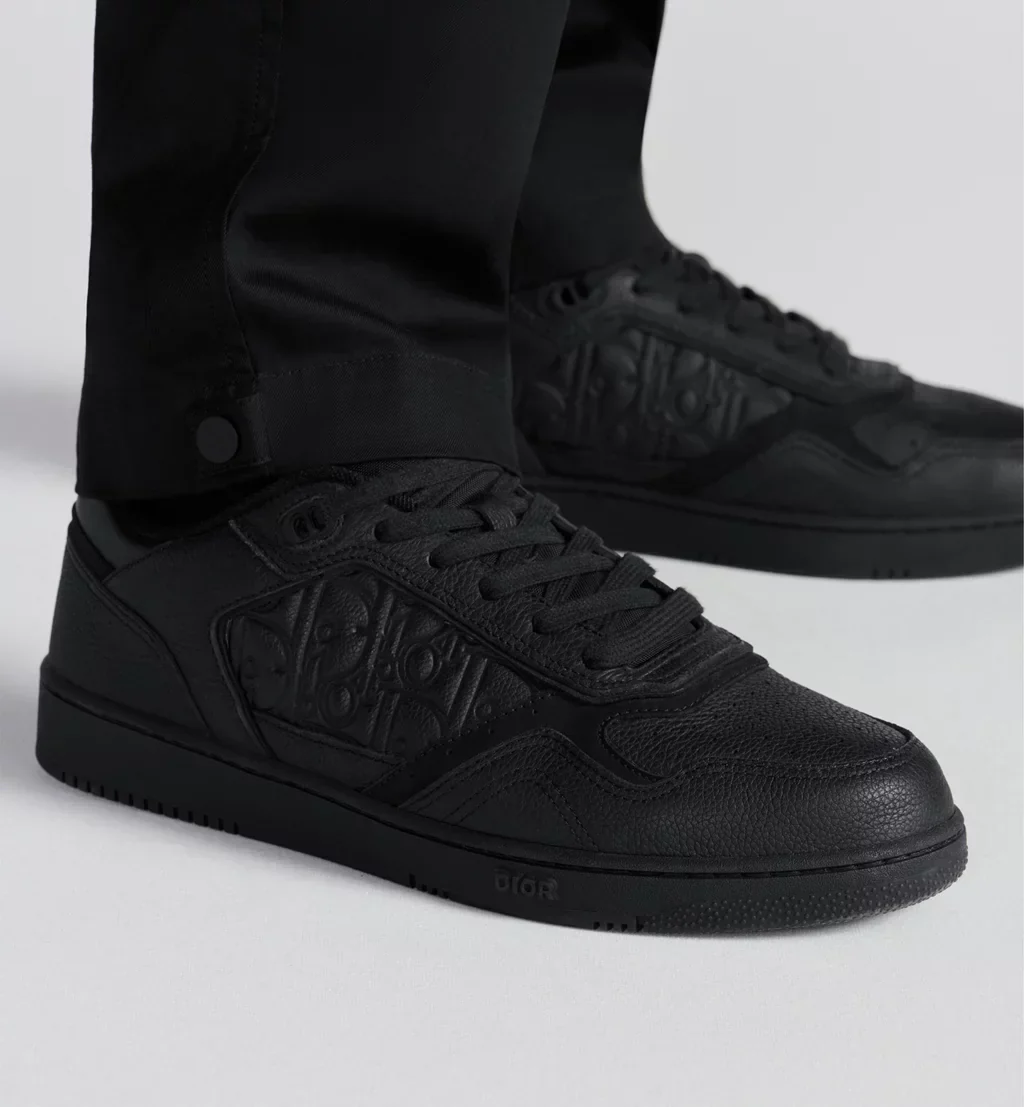 DR B27 Uptown Low-Top Sneaker