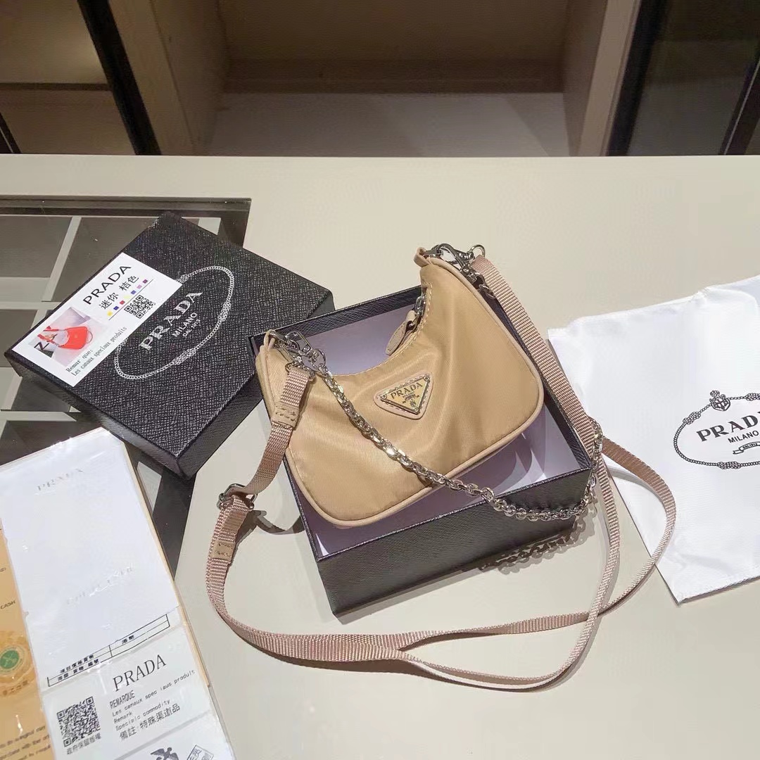 New 5.9″x4.3″x1.6″ mini crossbody bag with chains and strap BB-921217