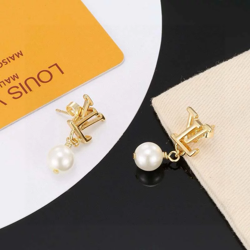 Elegant Pearls Earrings ED-931306