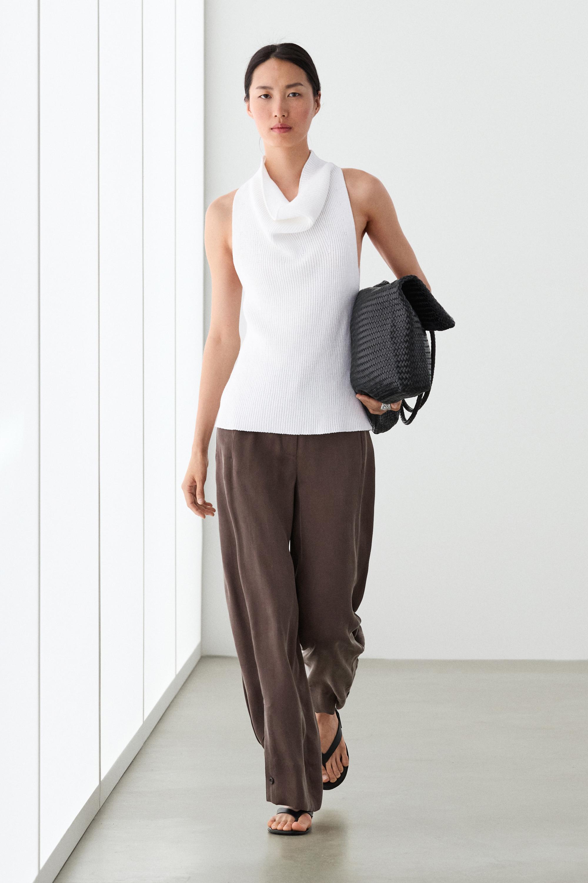 Pantalón fluido bajo botón total look