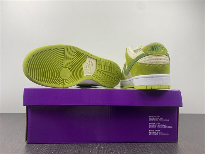 NK SB Dunk Low Green Apple DM0807-300