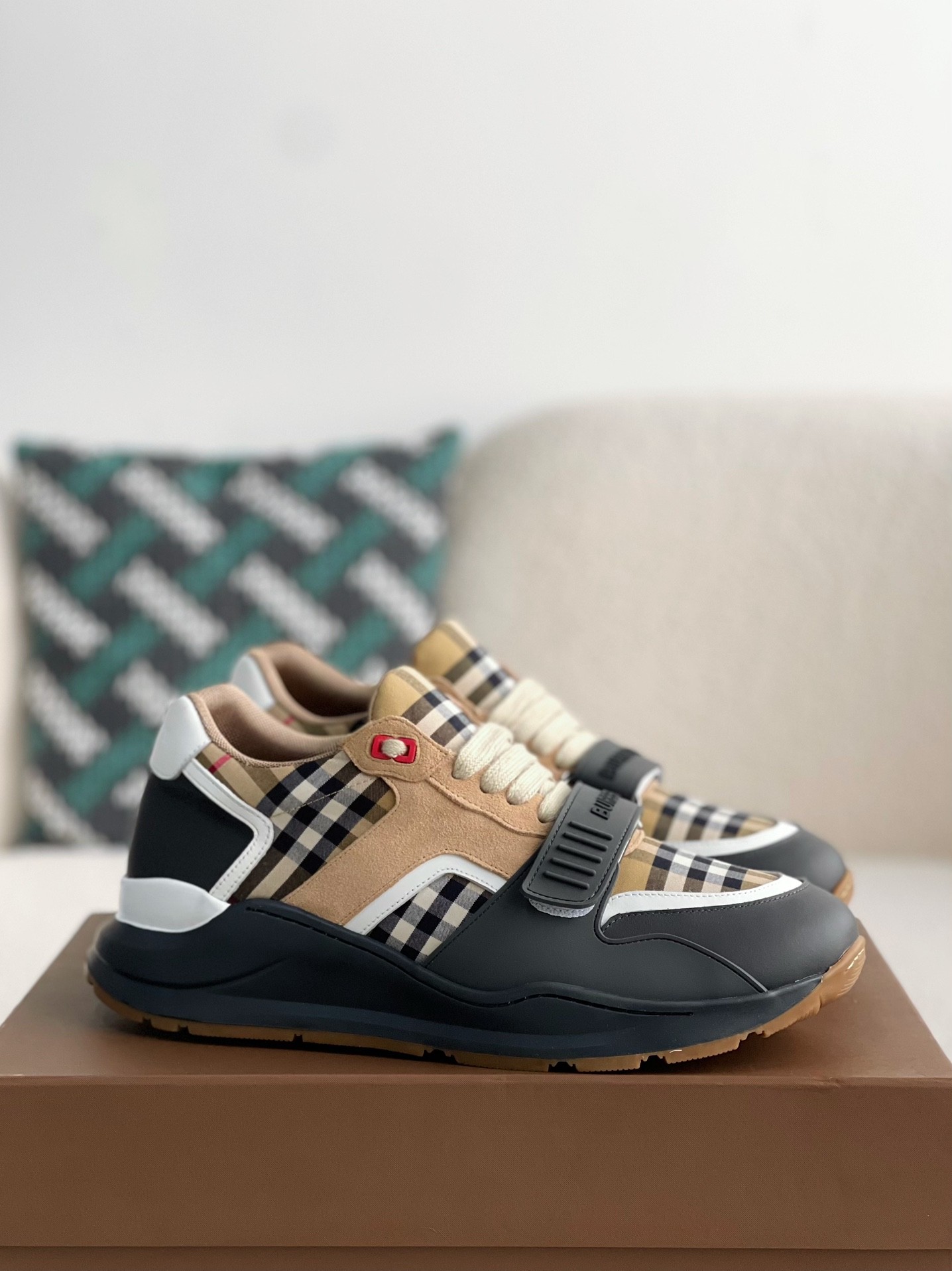 BBR Low cut casual sports shoes
