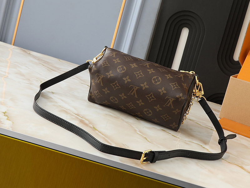 Size 8.9″x5.1″x5.1″ Brown Leather Black Lining Handbag With Adjustable Strap Chains BB-921614
