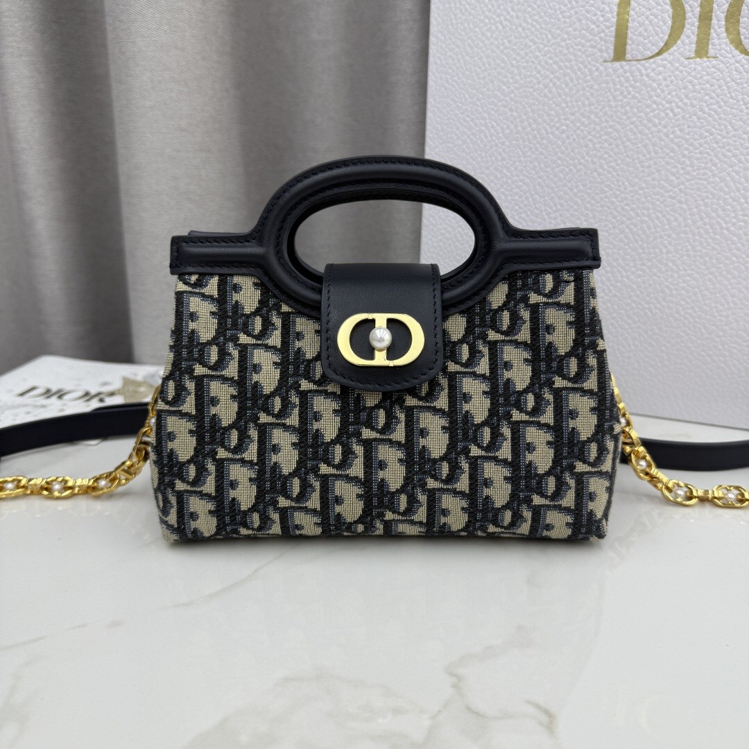 DR Handbag 18.5x13x8.5cm