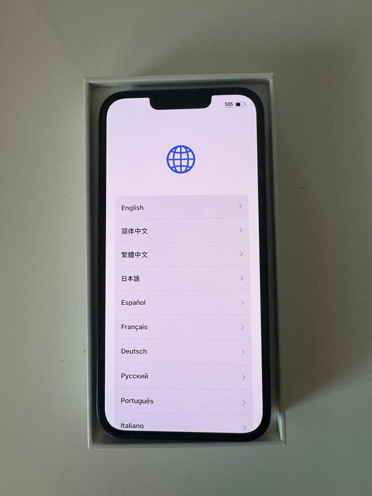 iPhone 13 1G37