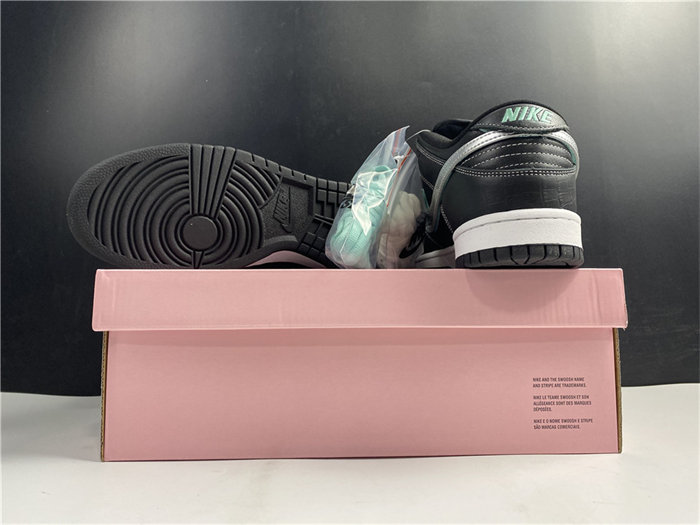 NK SB Dunk Low Diamond Supply Co Black Diamond BV1310 001
