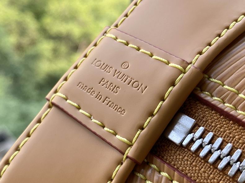 LV Bag 23.5x17.5zx11.5cm