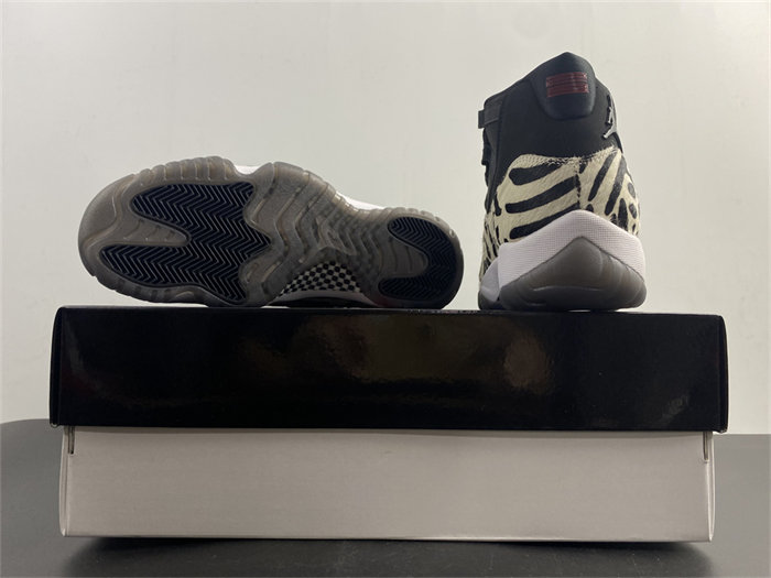 JRD 11 Retro Animal Instinct AR0715-010