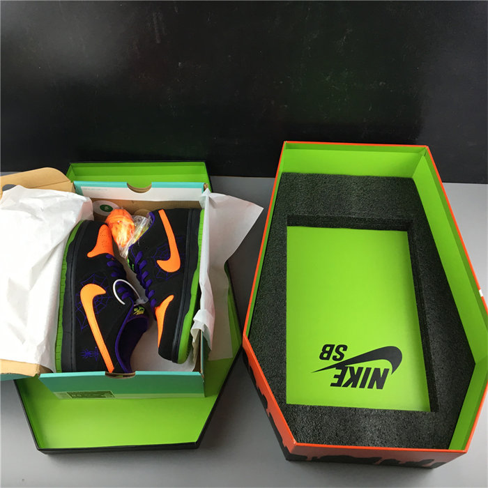 NK SB Dunk Low Night of Mischief Halloween BQ6817-006