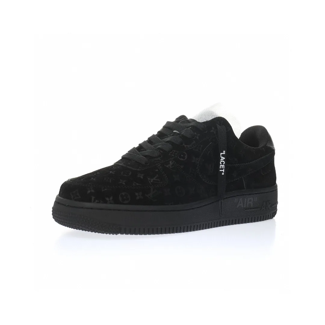 【日本未入荷】♪超入手困難LOUIS VUITTON X NIKE AIR FORCE1 黒【代金引換】