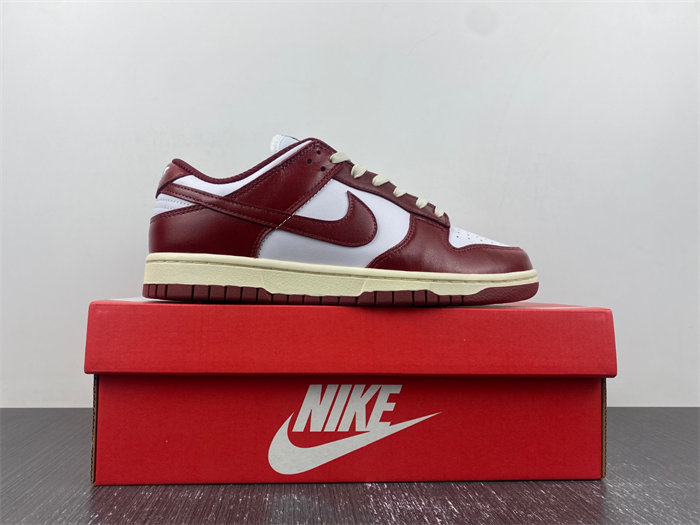 NK Dunk Low PRM Vintage Team Red FJ4555-100