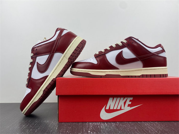 NK Dunk Low PRM Vintage Team Red FJ4555-100