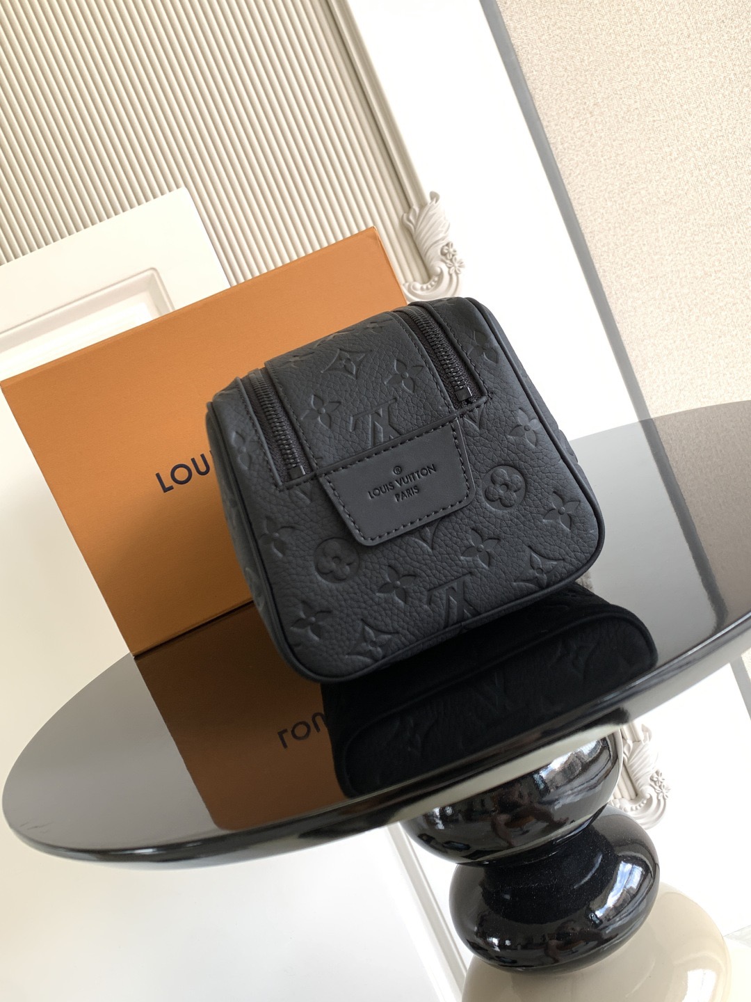 LV Shoulder handbag 28*15*16.5cm