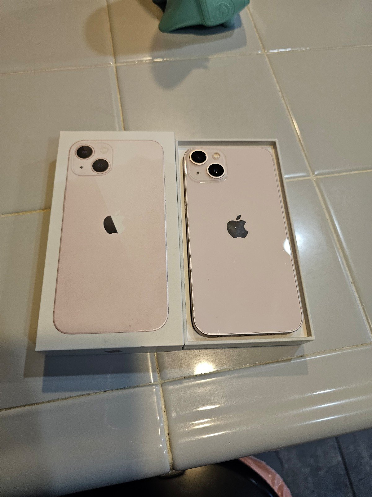 iPhone 13 5M68